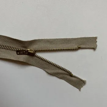 Zip Zip pískově hnědý 18CM