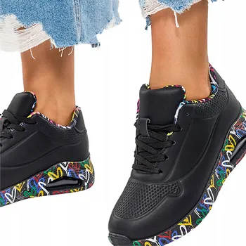 Dámské tenisky Dámské SNEAKERS boty sportovní černé na klínku se srdíčky šněrovací vel. 40