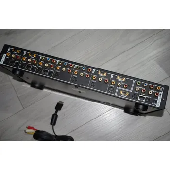 AV přepínač MCO RCS-01 Rozbočovač AV signálu