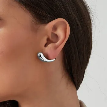 Náušnice Designové ocelové náušnice Kapka v pohybu č. 1681