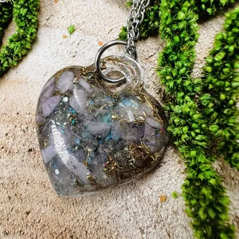 Náhrdelník Orgonitové srdce s akvamarínem a měsíčním kamenem - náhrdelník