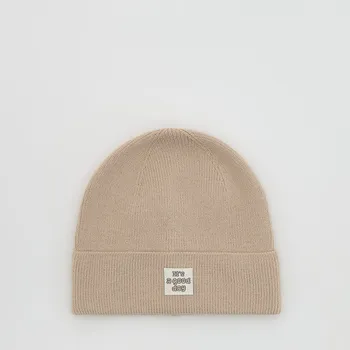 Čepice Reserved - Čepice s nášivkou - béžová - 599IL-08X - 599IL-08X-3Y5