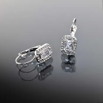 Náušnice Exkluzivní ocelové náušnice zabalené v dárkové krabičce č. 1200