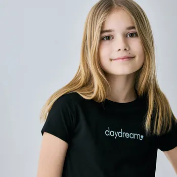 Dívčí tričko Reserved - Tričko s&nbsp;vyšíváním - černý - 395HU-99X - 395HU-99X-U12