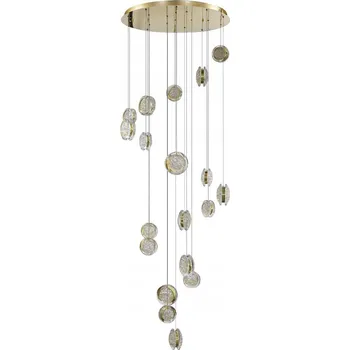 Spirálové závěsné svítidlo s transparentními stínidly nad vysokou halu v hotelu EUFORIA