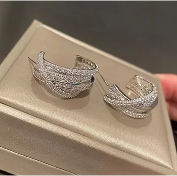 Souprava šperků B-TOP Elegantní kruhové náušnice se zirkony v geometrickém designu