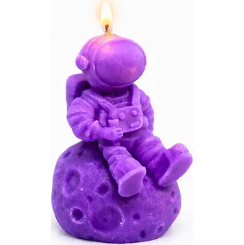 Svíčka Vonná svíčka Astronaut | 50 g | Svíčkománie3D | Barva: Fialová