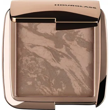 Bronzer Lisovaný bronzer Hourglass se saténovým finišem 11 g