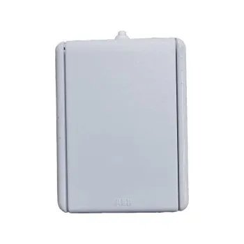 vypínač Hakel ABB Praktik zásuvka IP44 bílá s přepěťovou ochranou SPD typ 3