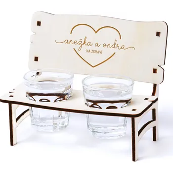 Svatební dekorace Lavička na panáky srdíčko