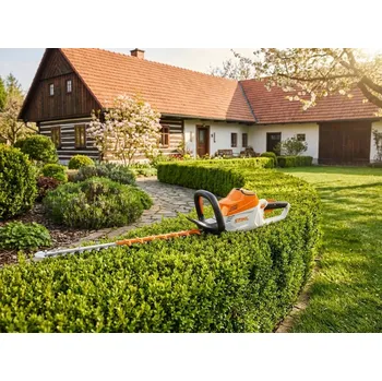 Zahradní nářadí AKU plotostřih STIHL HSA 100 - půjčovna