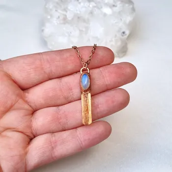 Přívěsek Zlatý Imperial topaz a měsíční kámen - přívěsek/náhrdelník AUTORSKÁ TVORBA ŠPERKŮ Z MINERÁLŮ