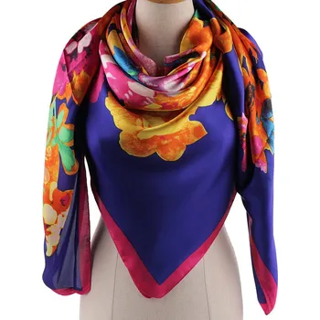 Šátek Velký saténový šátek s květy 130x135 cm, velké, 28 modrá kobaltová