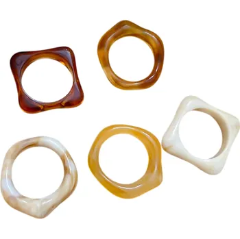 Prsten Sada 5 ks pryskyřičných prstýnků Velikost 17–18 Nepravidelné tvary Oranžovo-hnědá sada Akrylové prstýnky pro ženy Estetický doplněk