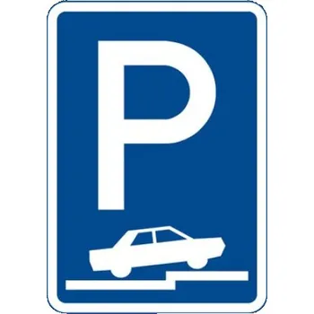 Dopravní značení Dopravní značka IP11f - Parkoviště (částečné stání na chodníku kolmé nebo šikmé)