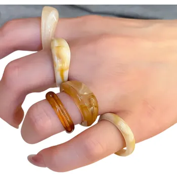 Prsten Sada 5 ks pryskyřičných prstýnků Nepravidelné tvary Různé barvy hnědo-bílá Akrylové cestovní prstýnky pro ženy Estetický doplněk