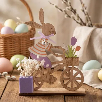 Velikonoční dekorace Velikonoční dřevěná ozdoba ALTOM DESIGN zajíc na kole 17 cm fialová
