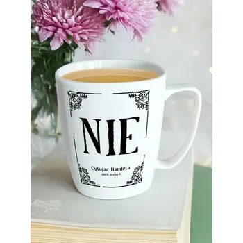 CITUJÍC HAMLETA: BÝT ČI NEBÝT / bílý hrnek s uchem