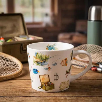 Porcelánový hrnek NEW BONE CHINA ALTOM DESIGN WĘDKARZ 400 ml bílý