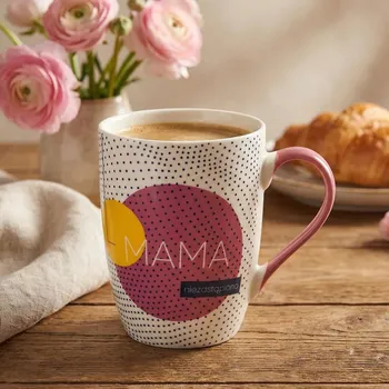 Porcelánový hrnek NEW BONE CHINA ALTOM DESIGN DEN MATEK MÁMA NEPOSTRADATELNÁ 320 ml