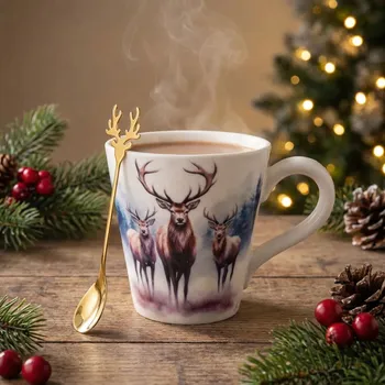 Vánoční porcelánový hrnek se zlatou lžičkou ALTOM DESIGN JELEŇ 480 ml