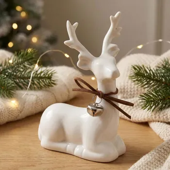 Vánoční dekorace Vánoční figurka soba se zvonečkem porcelánová ALTOM DESIGN 13 cm bílá