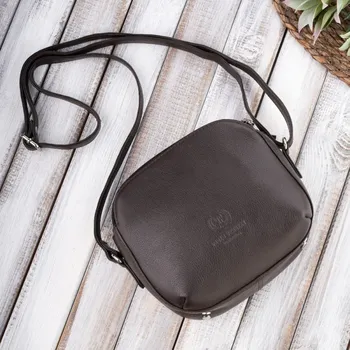 Kabelka Paolo Peruzzi Dámská kožená taška na rameno PAOLO PERUZZI; hnědá