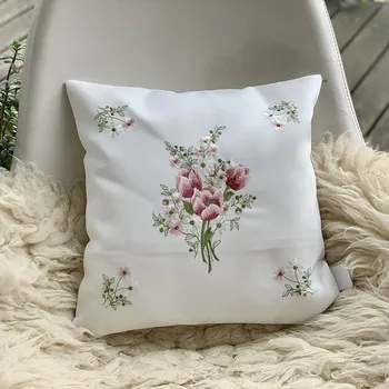 Dekorativní polštářek BYTEMA Vyšívaný dekorační povlak KYTICE S TULIPÁNY 40 x 40 cm