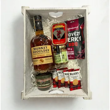 Dárkový potravinový koš Dárkový Dřevěný Podnos s Alkoholem - Monkey Shoulder 0,7l 40%