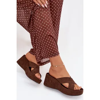 Dámské pantofle Boto Dámské pantofle na platformě z eko semiše Calorine Barva: Béžová, Velikost: 38