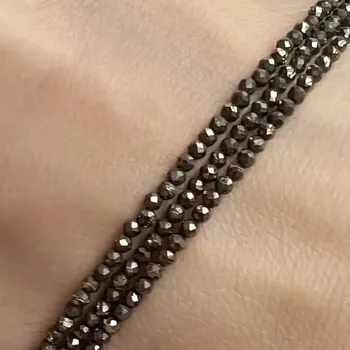 Drahý kámen Pyrit 2 mm, fasetovaný, půlšňůra 19 cm (cca 90 korálků)