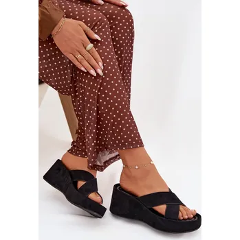 Dámské pantofle Boto Dámské pantofle na platformě z eko semiše Calorine Barva: Černá, Velikost: 38