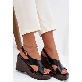 Dámské sandále Boto Dámské sandály z eko kůže na platformě Janivra Barva: Černá, Velikost: 39