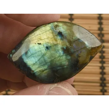 Přírodní kámen Mugle labradorit 14,9g