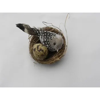 Hnízdečko pro miminko hnízdečko s ptáčkem