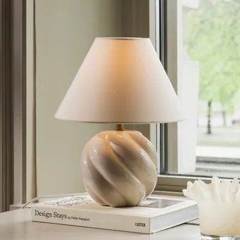Lampička Globen Lighting stolní lampa DAHLIA, béžová/béžová, výška 31 cm 1 x 40 W - Doprava zdarma