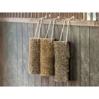 DELIZIA Závěsná zábava do boxu - okusovací blok s bylinami 2kg