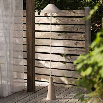 Venkovní osvětlení Globen Lighting Akumulátorová venkovní stojací lampa Cannes, béžová, IP54 1 x 2,4 W LED - Doprava zdarma