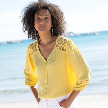 Dámská halenka Halenka s výstřihem do V a macramé žlutá 38