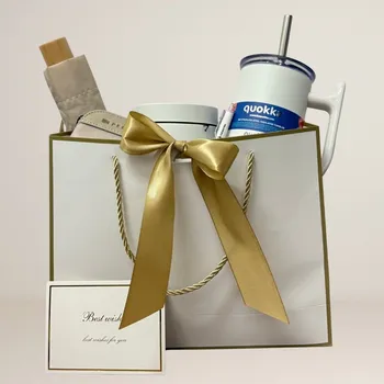 Dárkový potravinový koš HALANTEX Luxusní dárkový set pro dámy - Ivory Elegance (Quokka & Pepe Jeans Edition)