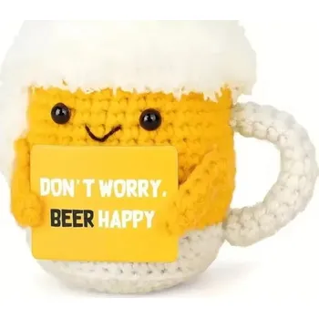 Háčkovaný pohárek piva s motivačním vzkazem Roztomilá textilní figurka pro pozitivní atmosféru