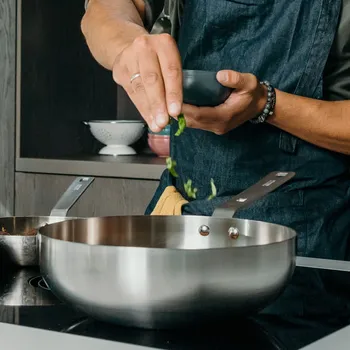 Pánev SKOTTSBERG Nerezová ocel 28 cm - pánvička / wok z nerezové oceli