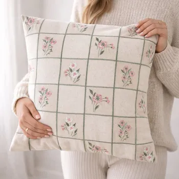 Polštář HOMLA Lněný povlak Damini s vyšívanými květy