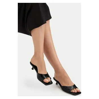 Dámské pantofle Nazouváky DeeZee CEO-TS6253-01 Černá 39