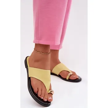 Dámské žabky Dámské ploché eko kožené nazouváky se zlatým detailem Žluté Lavessa 41