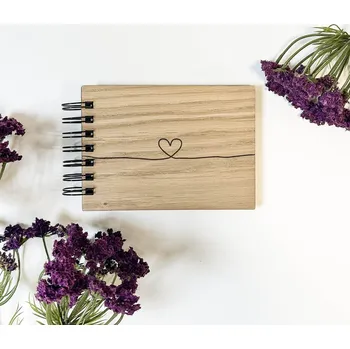 Fotoalbum Dědova dílna Mini fotoalbum Srdce dubu A6 na šířku Počet a barva papírů: Bílé - 15 listů