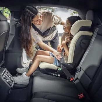 Autosedačka Thule Palm Autosedačka + Opěrka nohou - Soft Beige