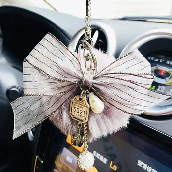 Přívěsek PŘÍVĚSEK NA OZDOBU AUTOMOBILOVÁ PÉŘOVÝ AUTO DÁREK