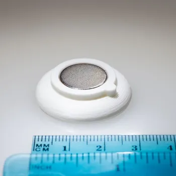 Jednorázové nádobí Velmi silný magnet v plastovém pouzdře s potiskem MAGSY Počet kusů: 50 ks