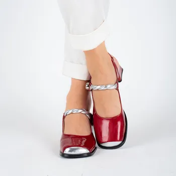 Dámské sandále Dámské červené lakované Mary Jane lodičky s hranatou stříbrnou špičkou Letizia Velikost: 42